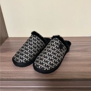 Michael Kors Janis Slippers